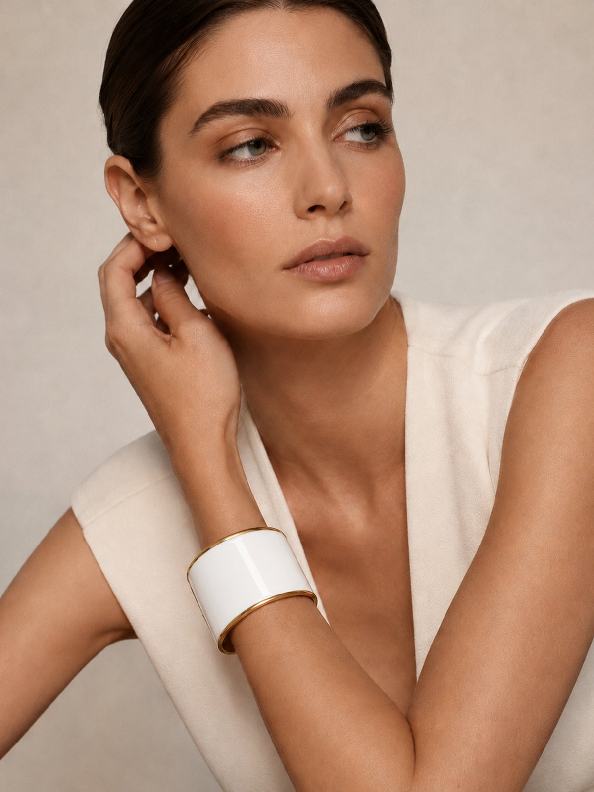LARGE ICON BANGLE