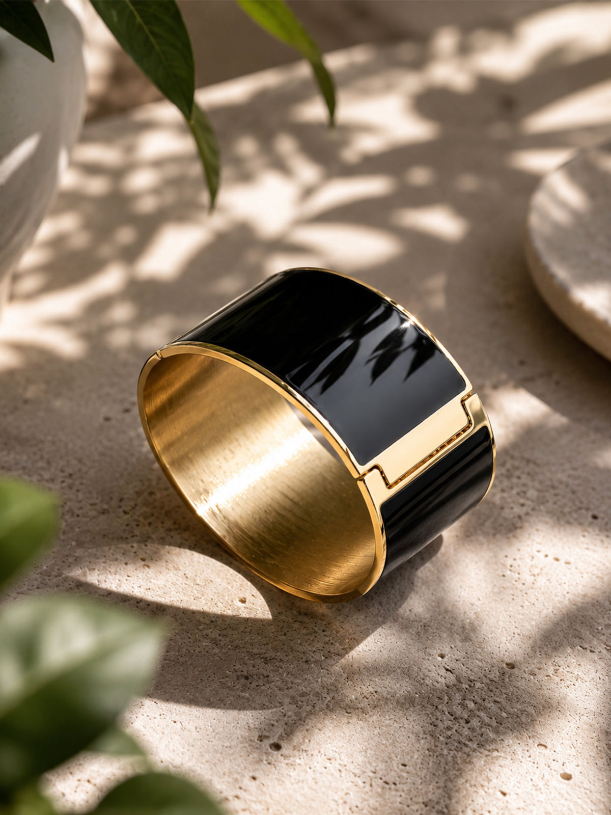 LARGE ICON BANGLE