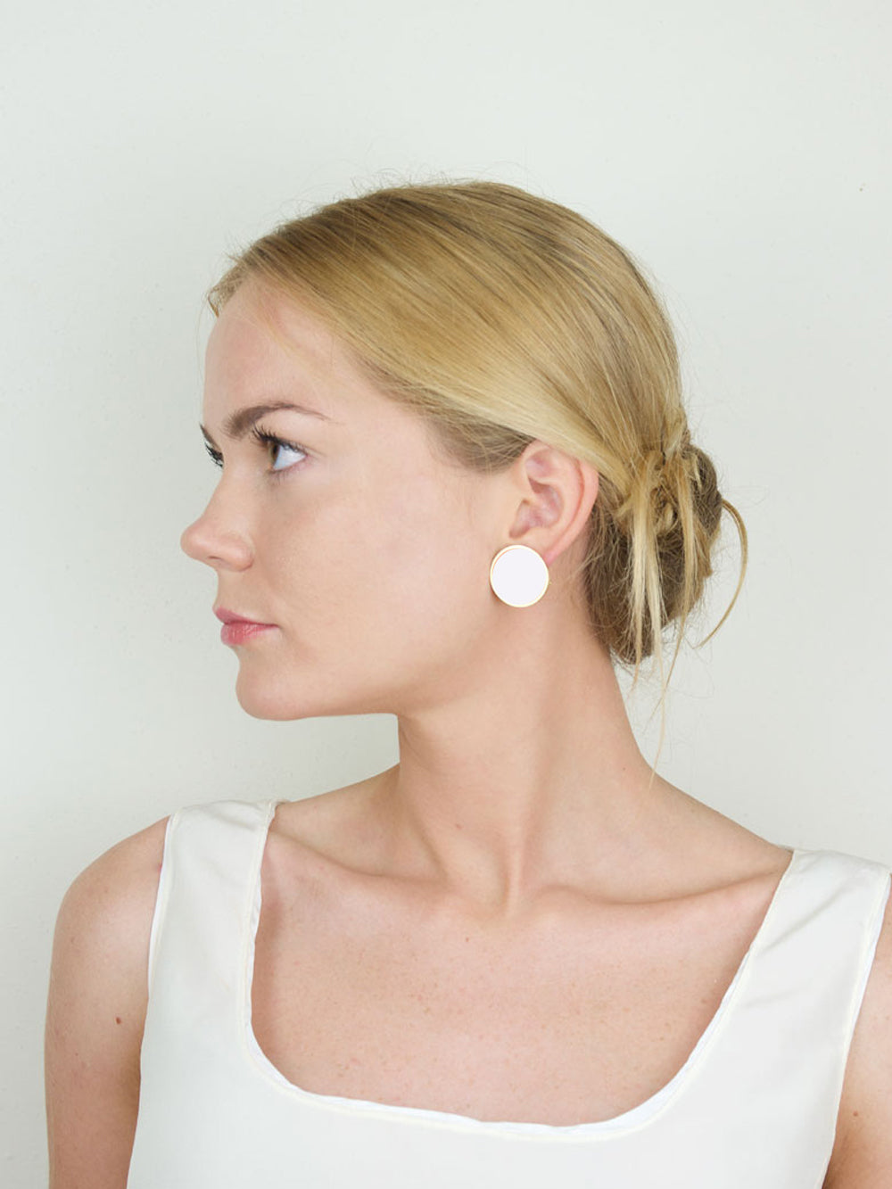 EARRINGS TAPE
