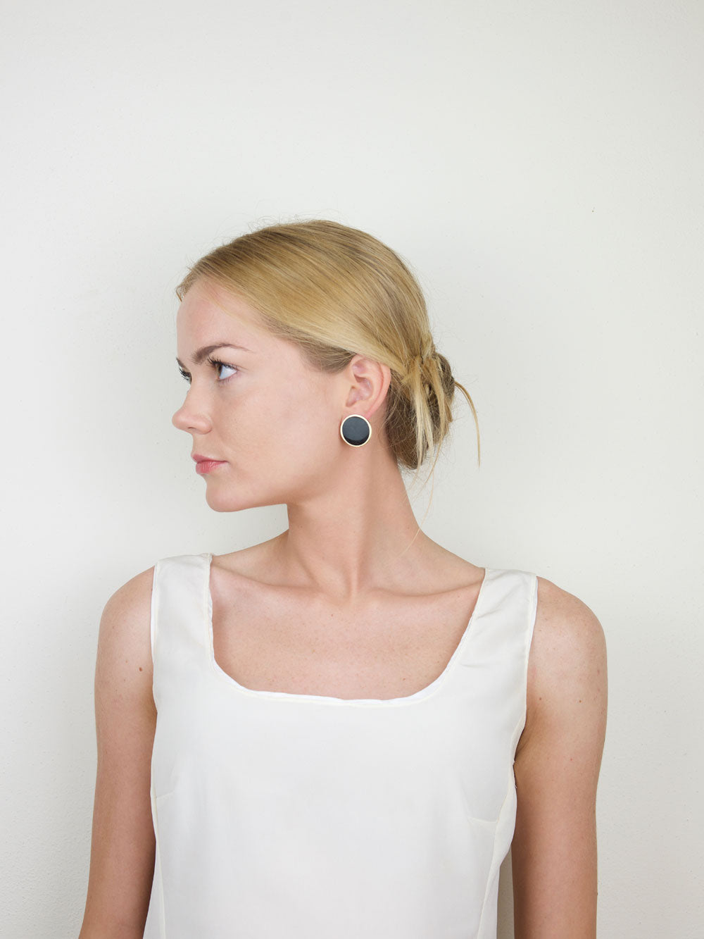 EARRINGS TAPE