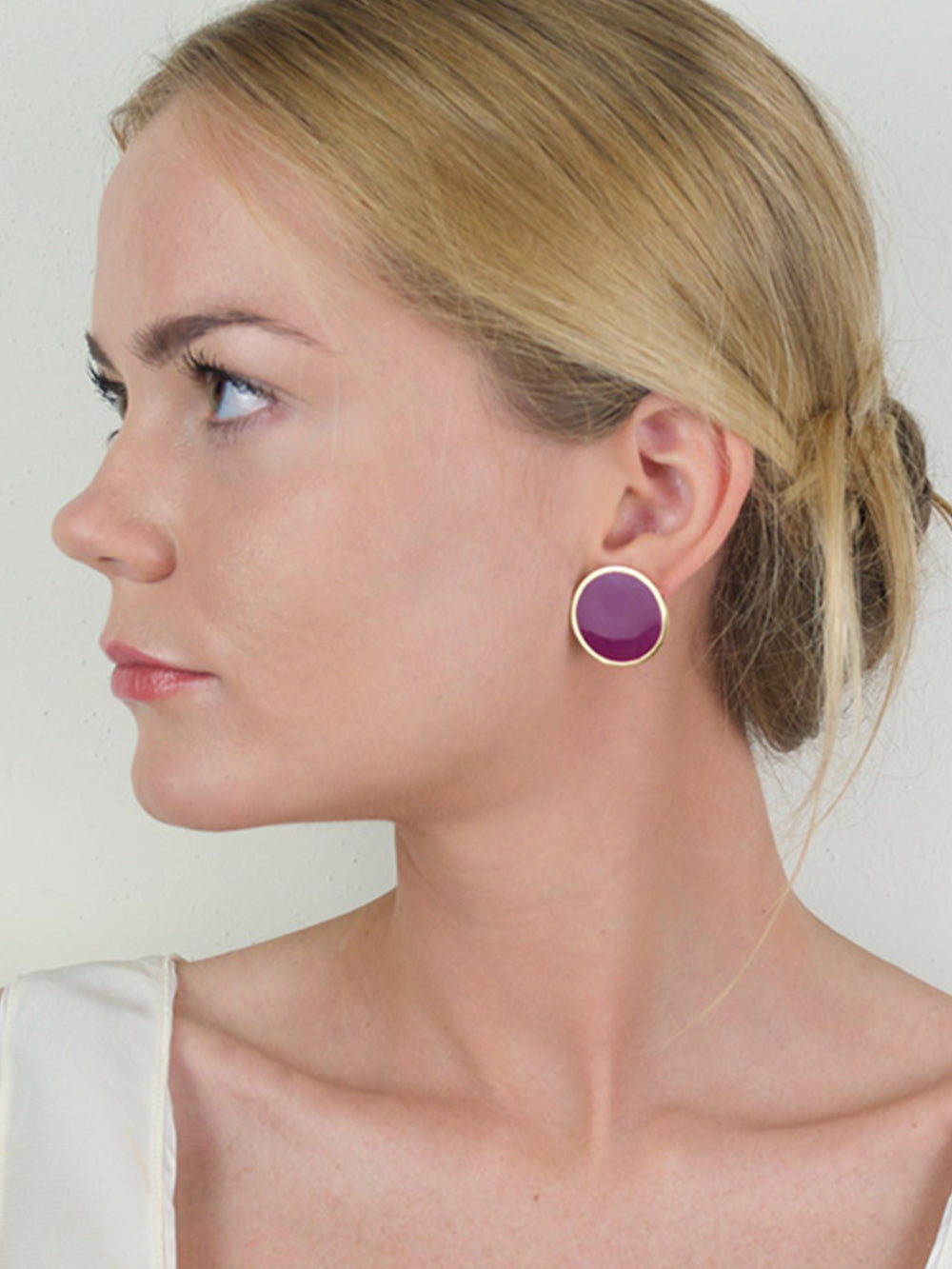 EARRINGS TAPE
