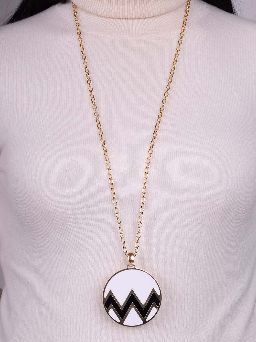 CHEVRON PENDANT
