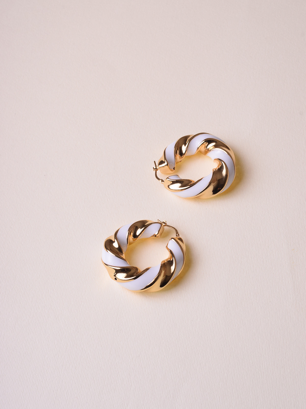 EARRINGS ERA