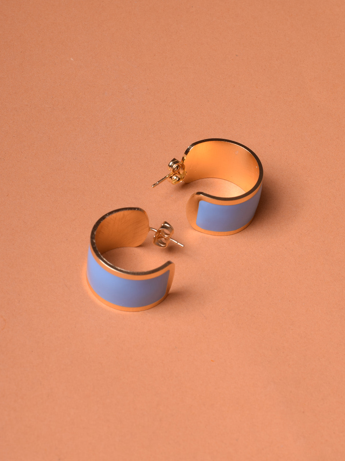 MEDIUM HOOP EARRINGS