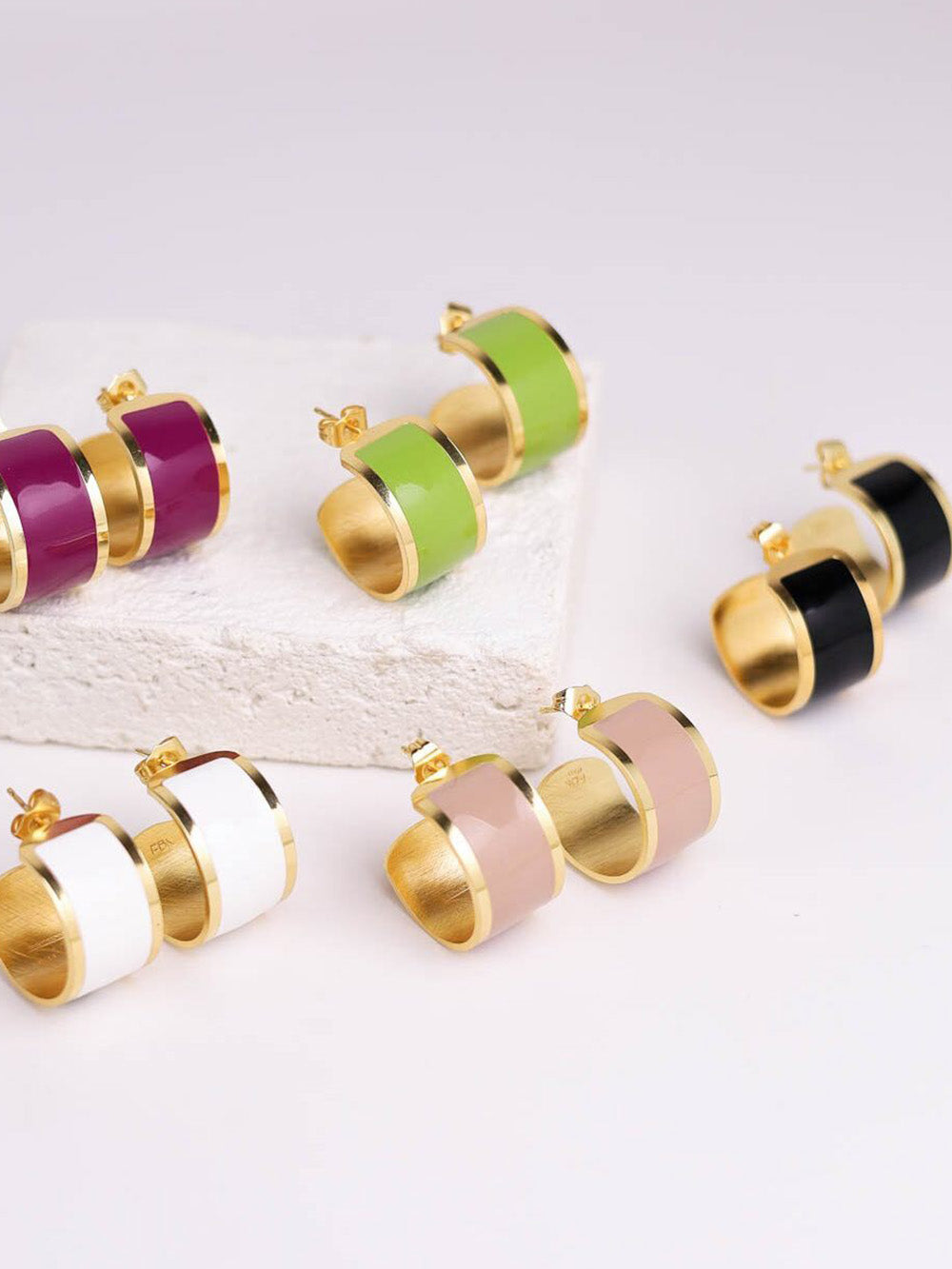 MEDIUM HOOP EARRINGS