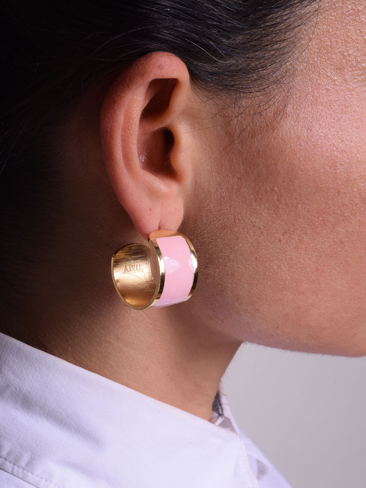 MEDIUM HOOP EARRINGS