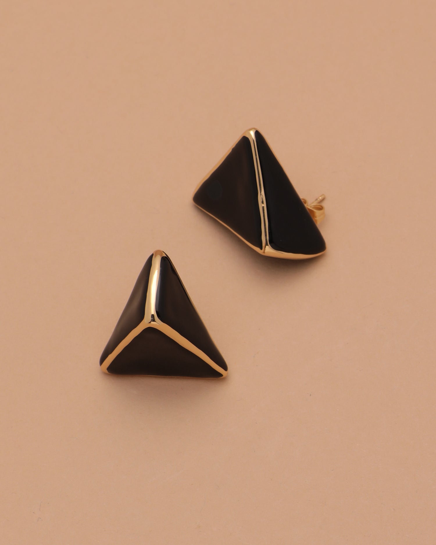 EARRINGS TRIANGLE SMALL
