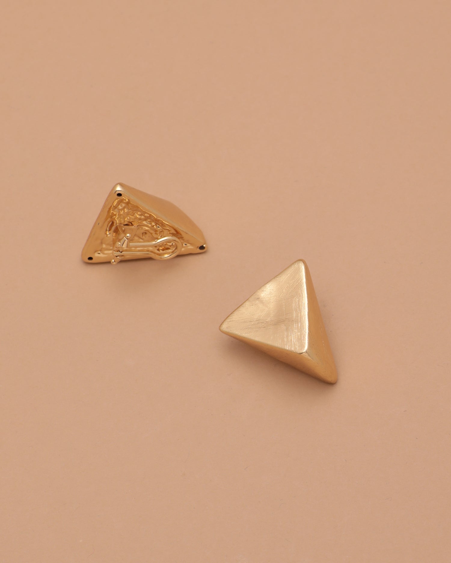 ORECCHINI TRIANGOLO PICCOLO