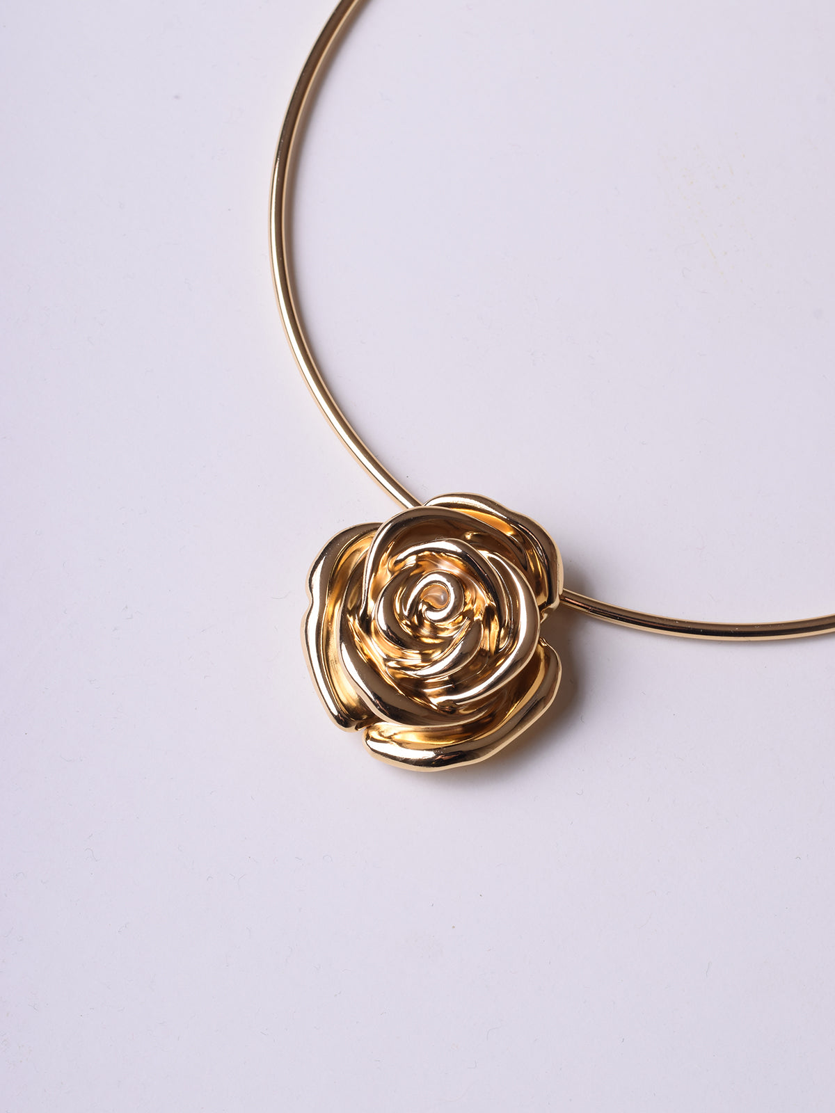 LARGE ROSE NECKLACE