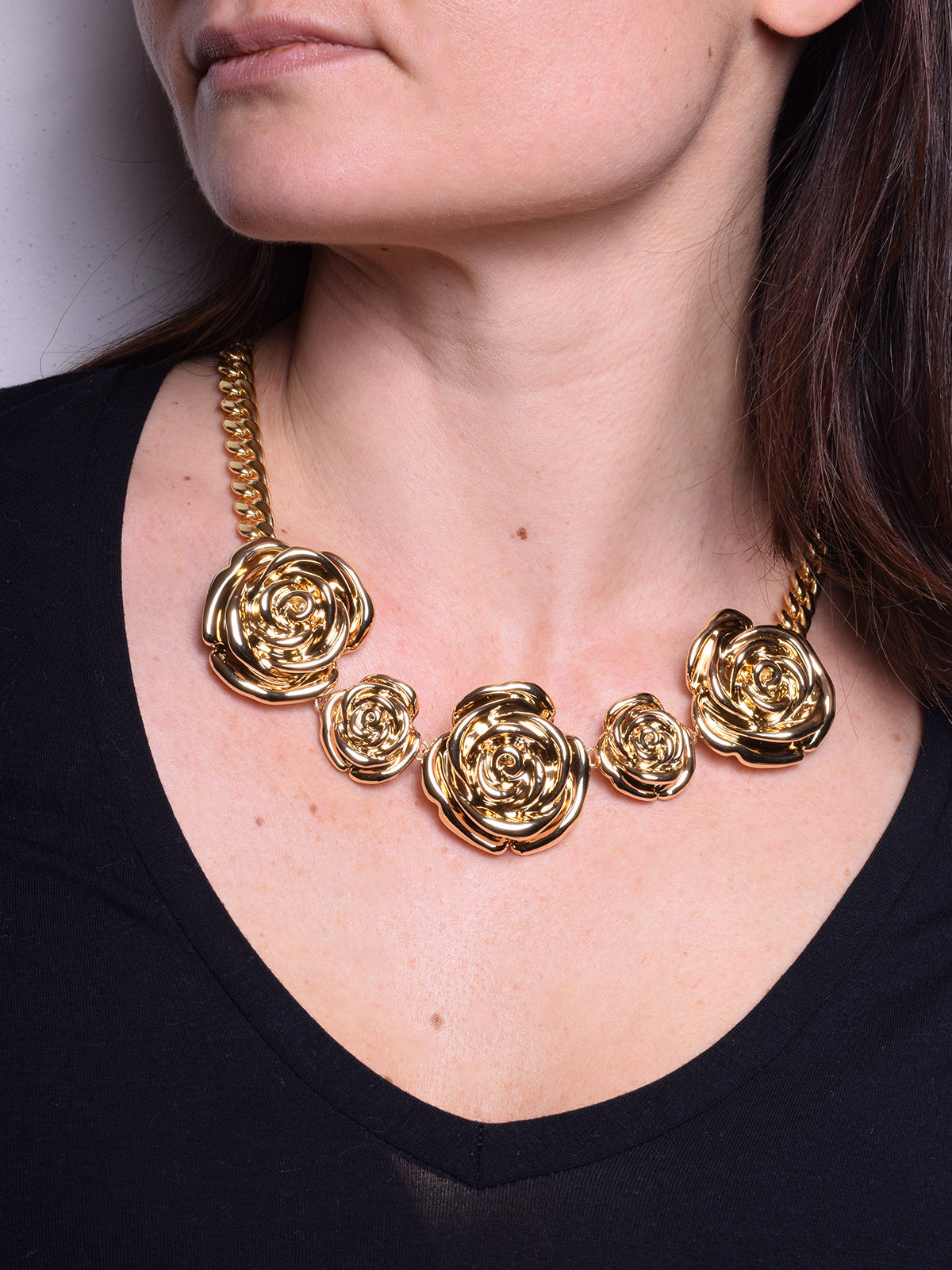 LARGE ROSE NECKLACE