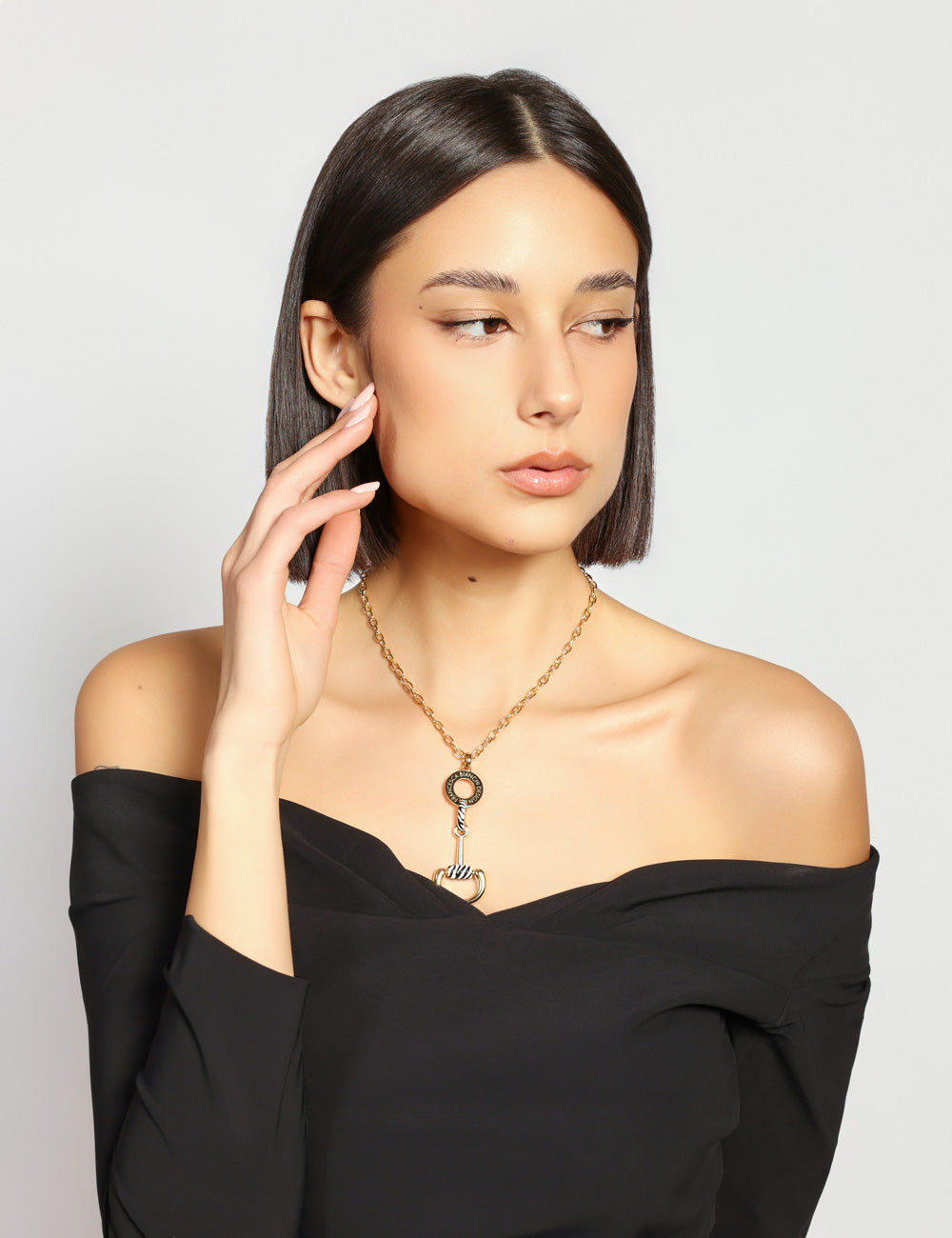 SMALL BRACKET NECKLACE