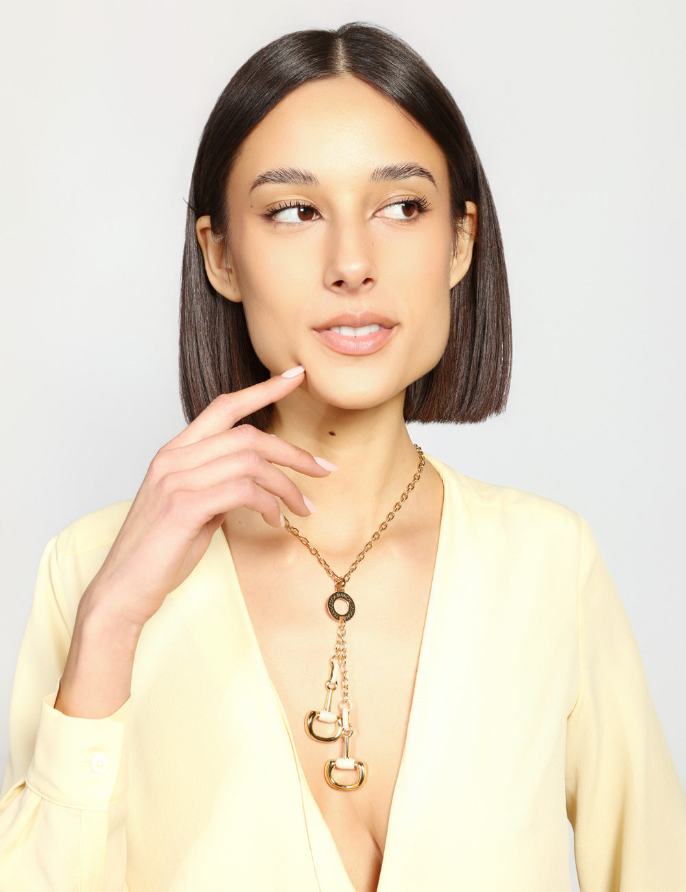BEACKET NECKLACE
