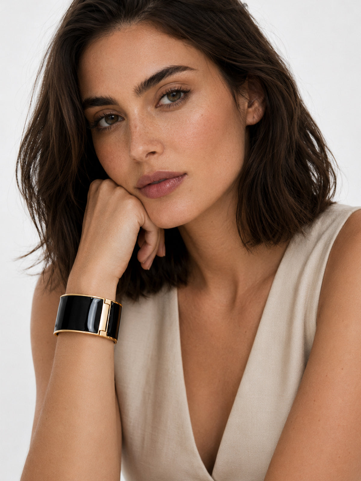 LARGE ICON BANGLE