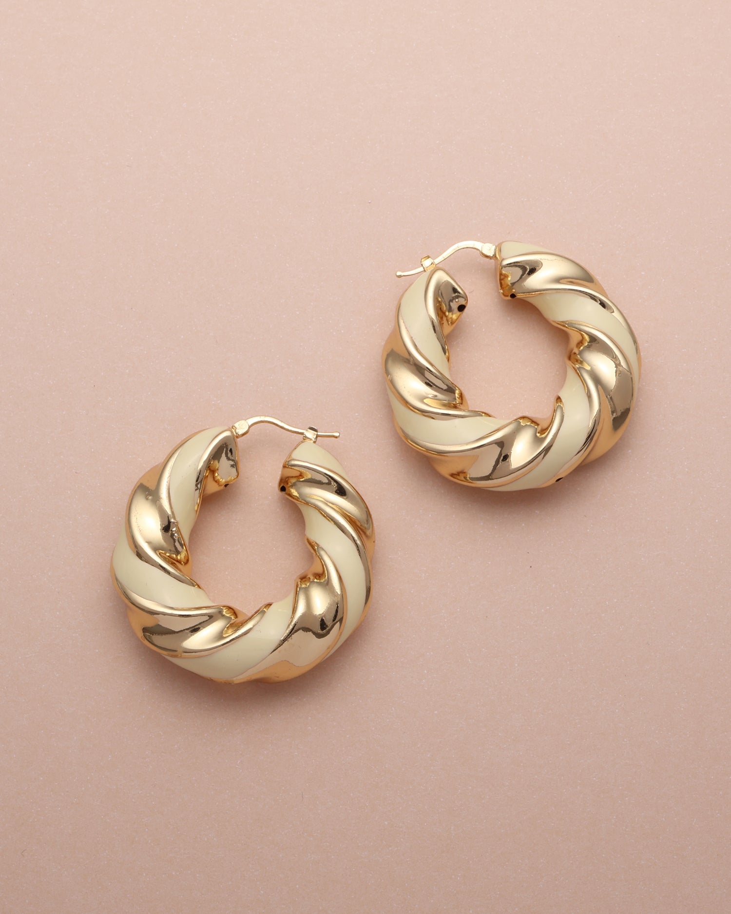 EARRINGS ERA
