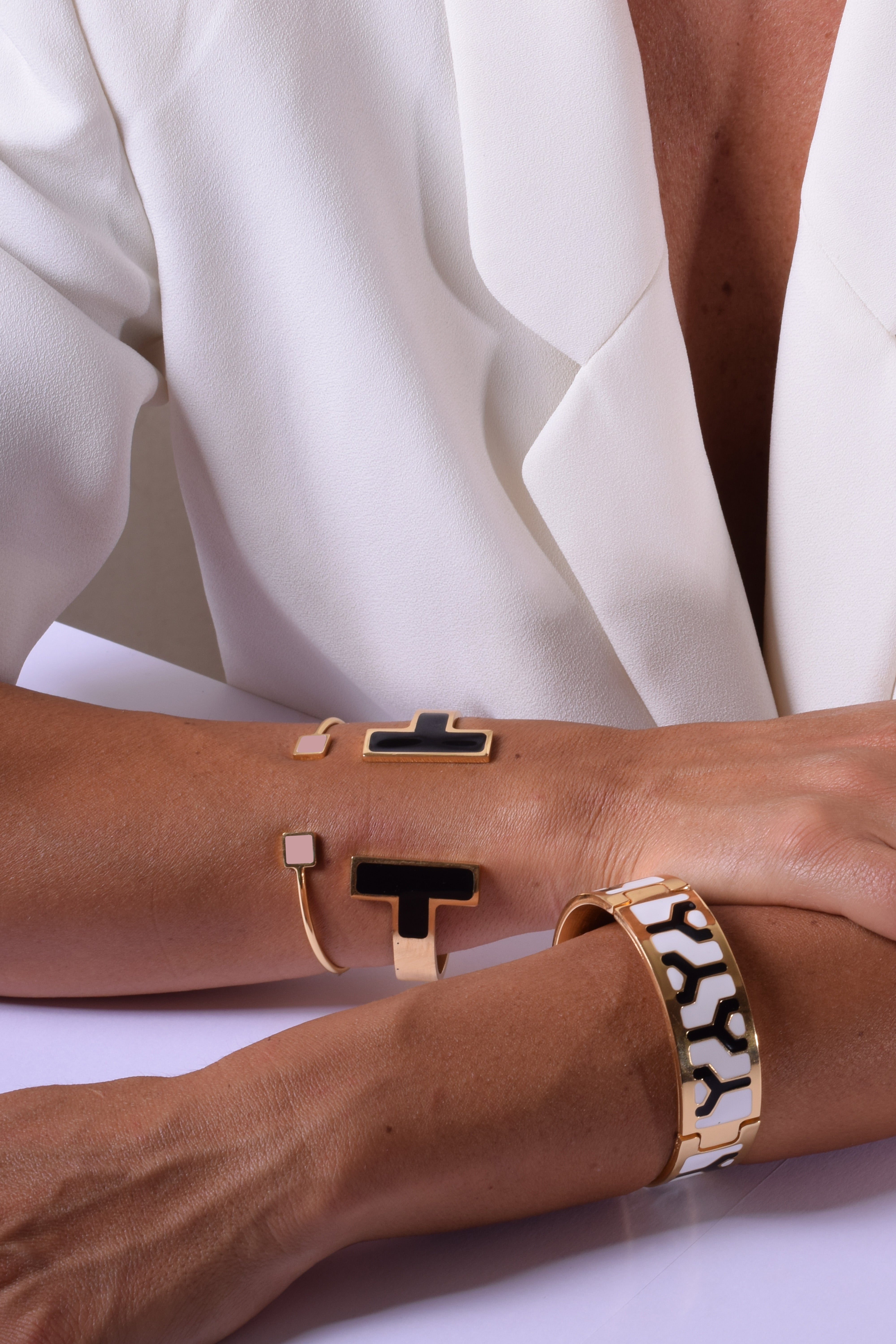 QUADRATO WIRE BANGLE 
