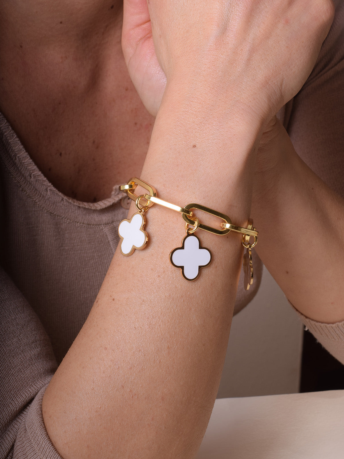 BANGLE CHARM QUATERFOILS