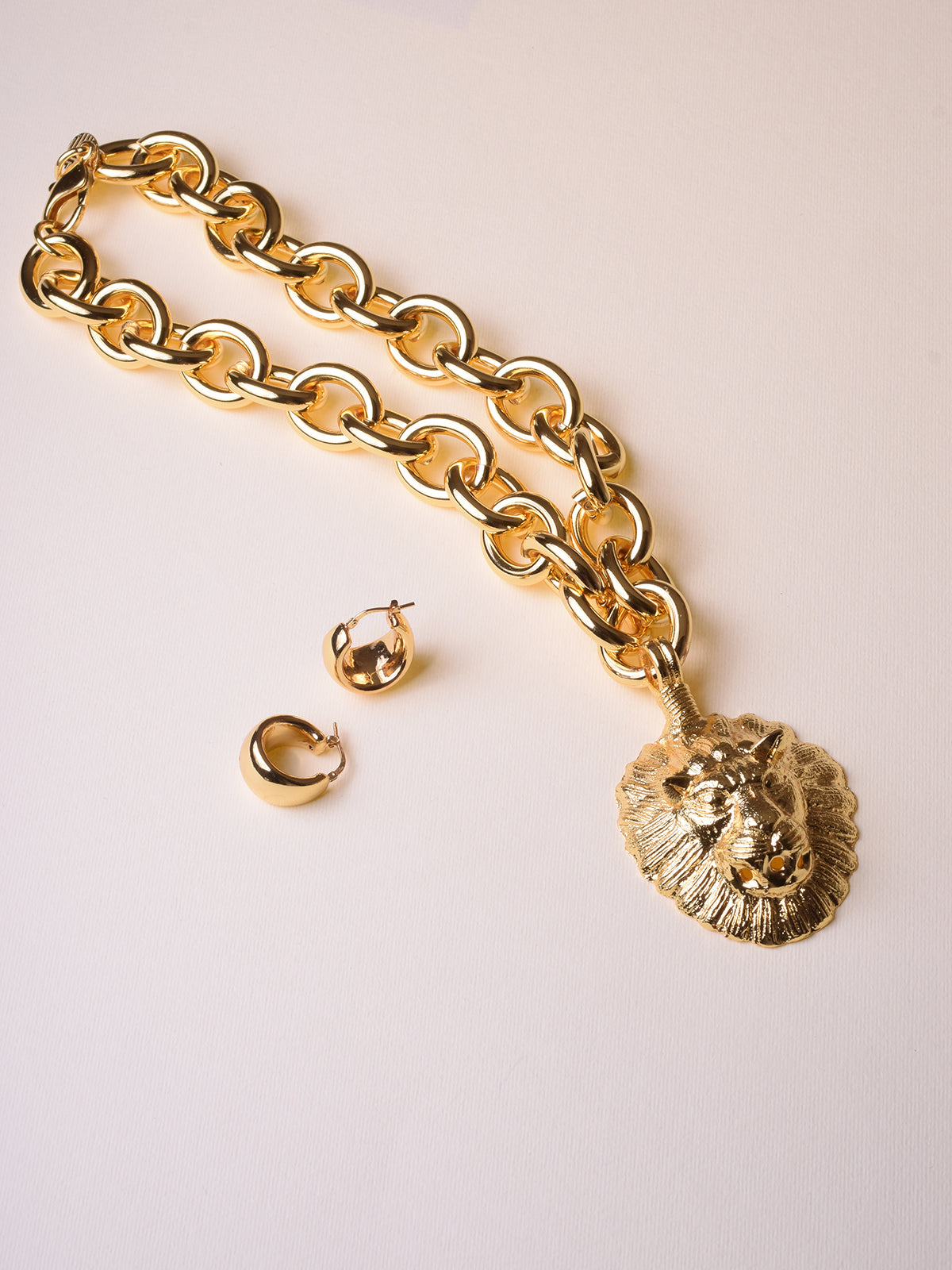 NECKLACE LION