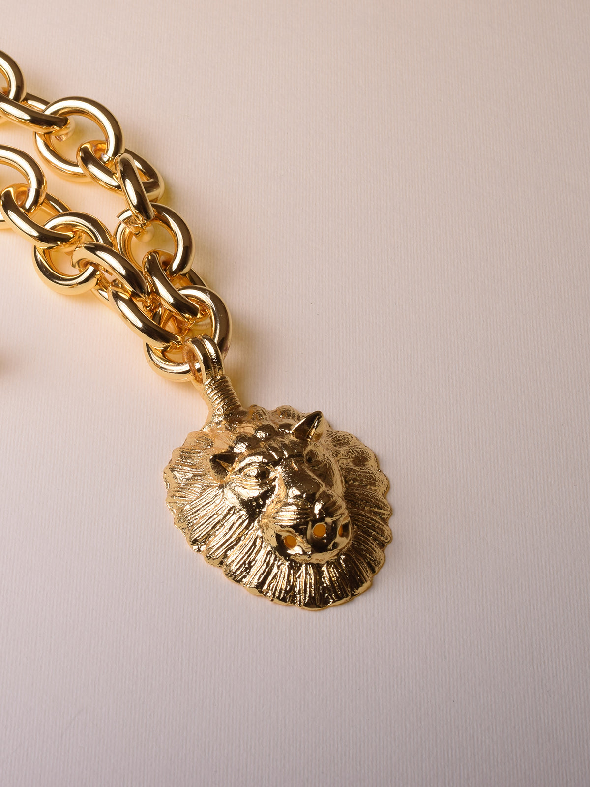 NECKLACE LION