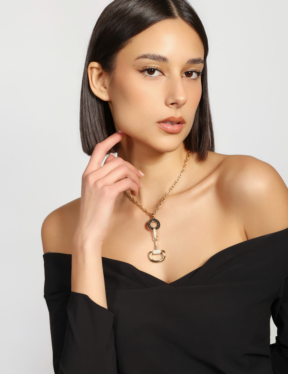 SMALL BRACKET NECKLACE