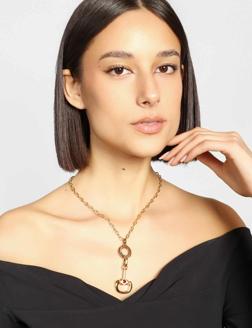 SMALL BRACKET NECKLACE