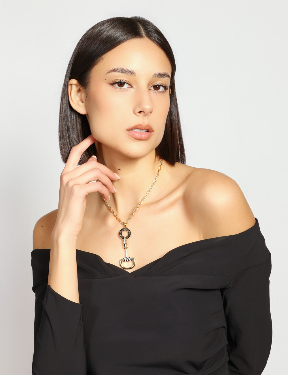 SMALL BRACKET NECKLACE