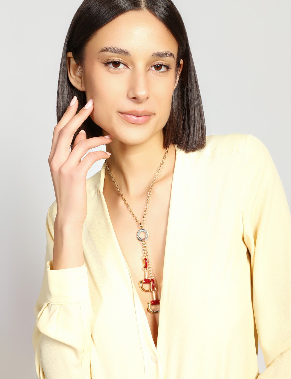 BEACKET NECKLACE