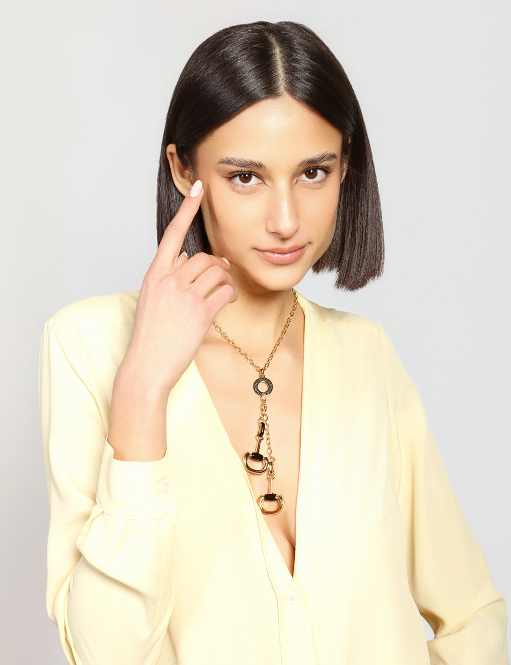 BEACKET NECKLACE